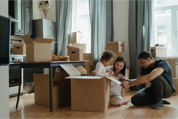 best online moving loans family with boxes